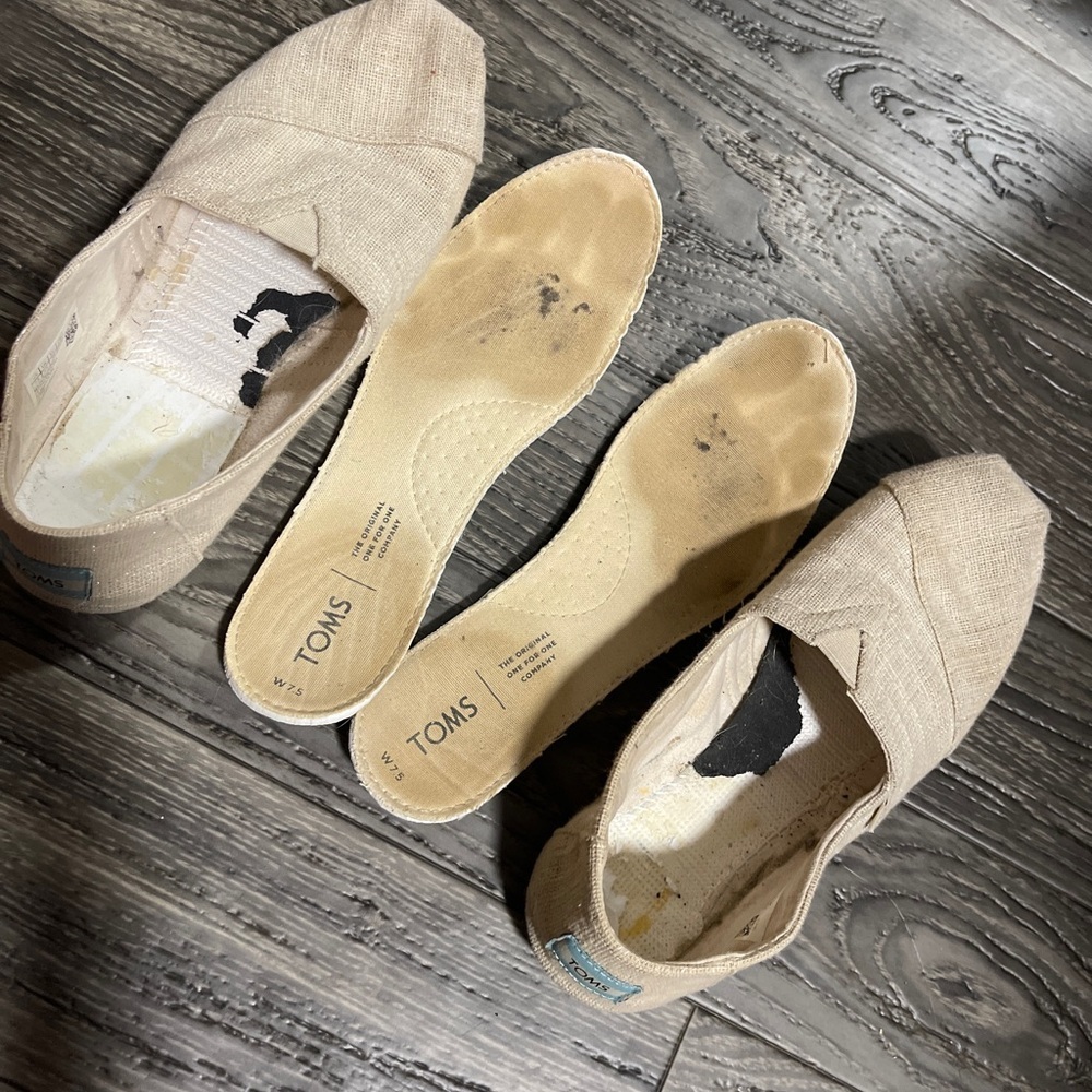 TOMS Women's Beige Casual Loafers - Picture 2 of 6